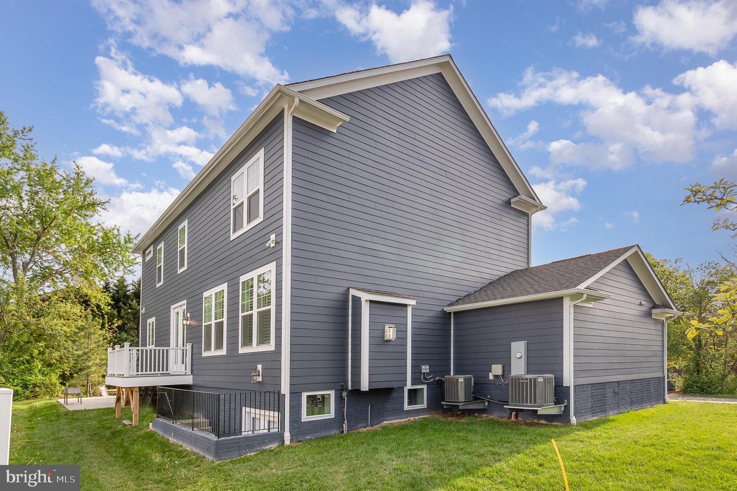 5325 FRANCONIA RD, ALEXANDRIA, Virginia 22310, 6 Bedrooms Bedrooms, ,5 BathroomsBathrooms,Residential,For sale,5325 FRANCONIA RD,VAFX2255630 MLS # VAFX2255630
