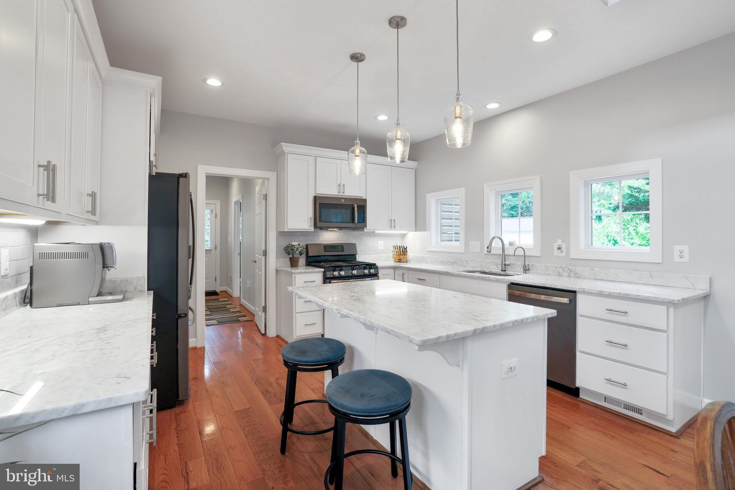 6436 HOLYOKE DR, ANNANDALE, Virginia 22003, 4 Bedrooms Bedrooms, ,3 BathroomsBathrooms,Residential,For sale,6436 HOLYOKE DR,VAFX2255696 MLS # VAFX2255696