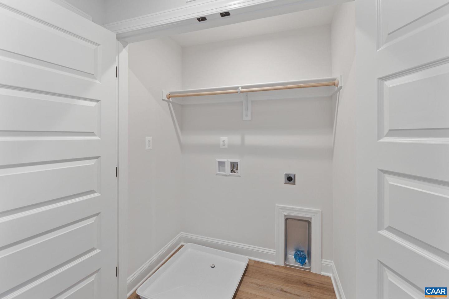 27 WOODBURN RD, CHARLOTTESVILLE, Virginia 22901, 3 Bedrooms Bedrooms, ,2 BathroomsBathrooms,Residential,For sale,27 WOODBURN RD,666782 MLS # 666782