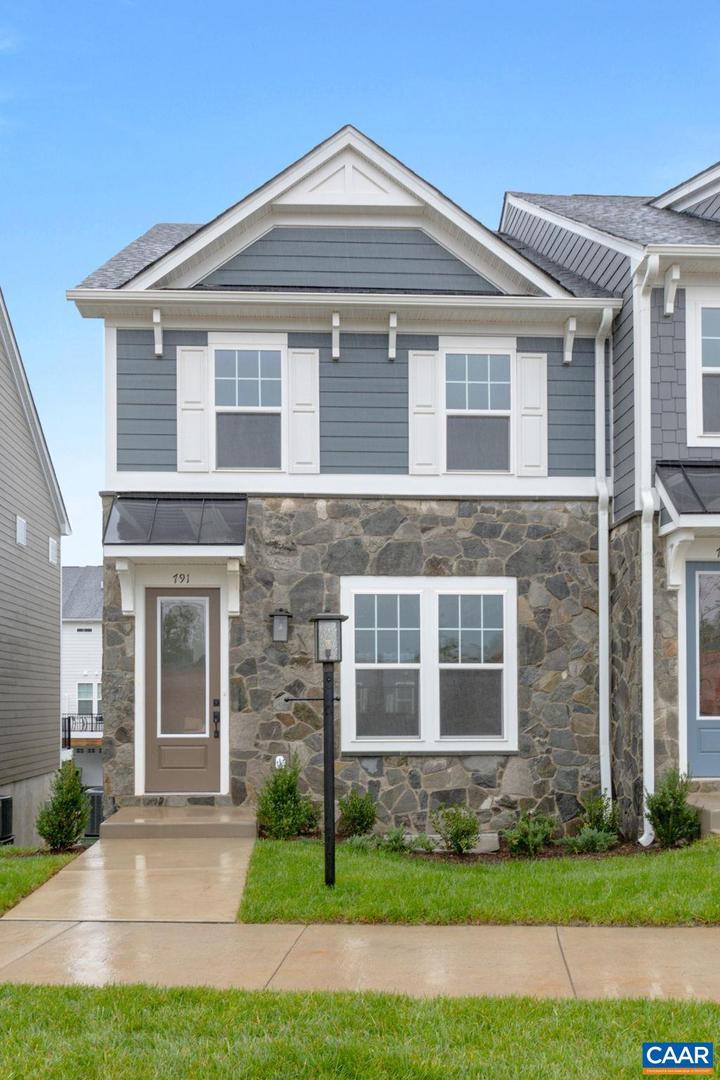 27 WOODBURN RD, CHARLOTTESVILLE, Virginia 22901, 3 Bedrooms Bedrooms, ,2 BathroomsBathrooms,Residential,For sale,27 WOODBURN RD,666782 MLS # 666782