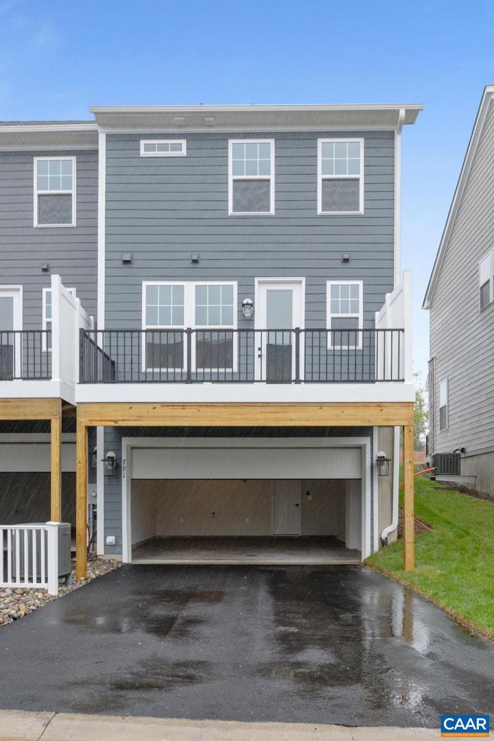 27 WOODBURN RD, CHARLOTTESVILLE, Virginia 22901, 3 Bedrooms Bedrooms, ,2 BathroomsBathrooms,Residential,For sale,27 WOODBURN RD,666782 MLS # 666782