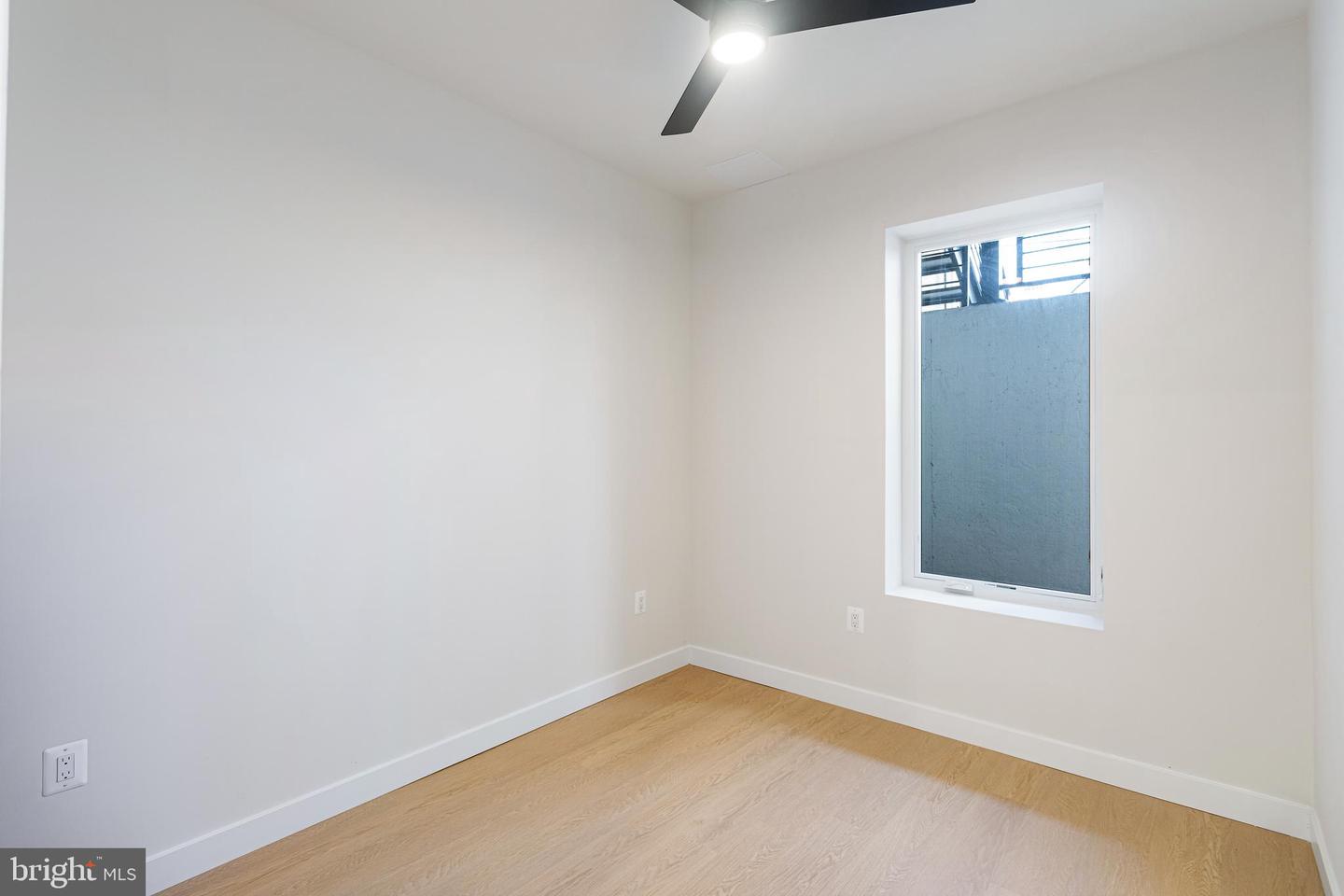 733 8TH ST SE #02, WASHINGTON, District Of Columbia 20003, 2 Bedrooms Bedrooms, ,2 BathroomsBathrooms,Residential,For sale,733 8TH ST SE #02,DCDC2210528 MLS # DCDC2210528