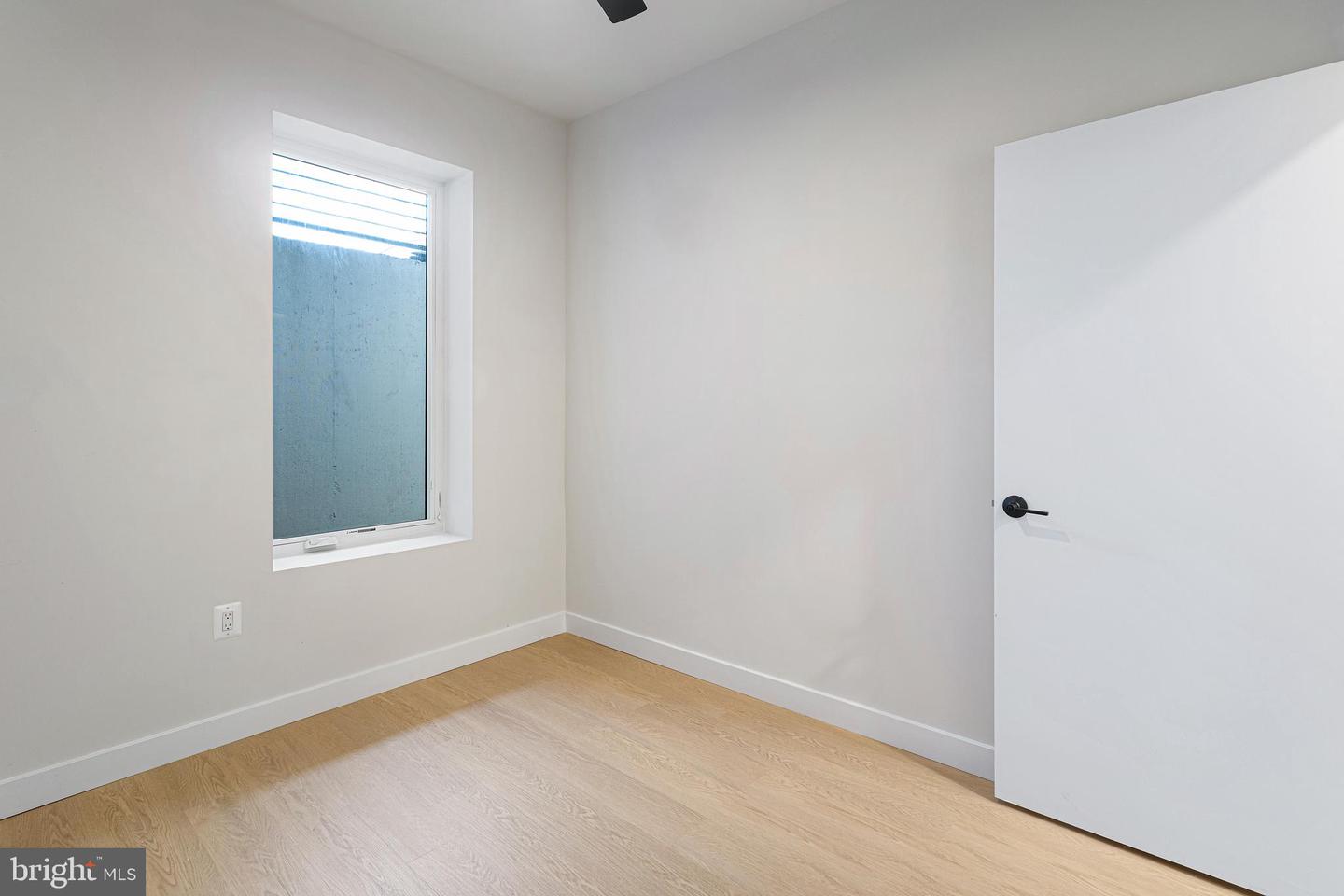 733 8TH ST SE #02, WASHINGTON, District Of Columbia 20003, 2 Bedrooms Bedrooms, ,2 BathroomsBathrooms,Residential,For sale,733 8TH ST SE #02,DCDC2210528 MLS # DCDC2210528