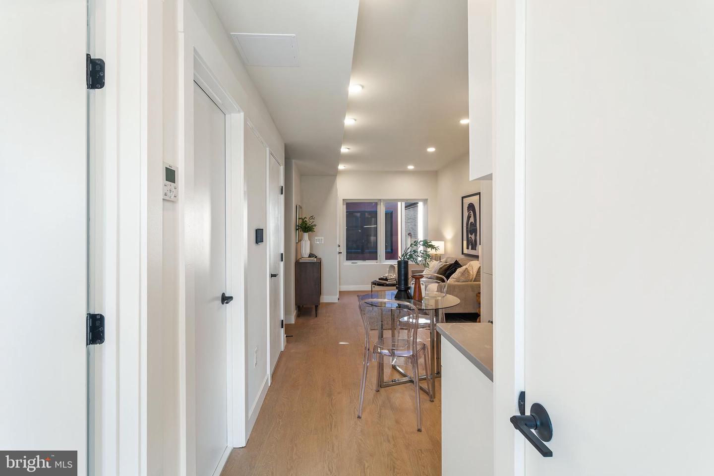 733 8TH ST SE #302, WASHINGTON, District Of Columbia 20003, 2 Bedrooms Bedrooms, ,1 BathroomBathrooms,Residential,For sale,733 8TH ST SE #302,DCDC2210530 MLS # DCDC2210530