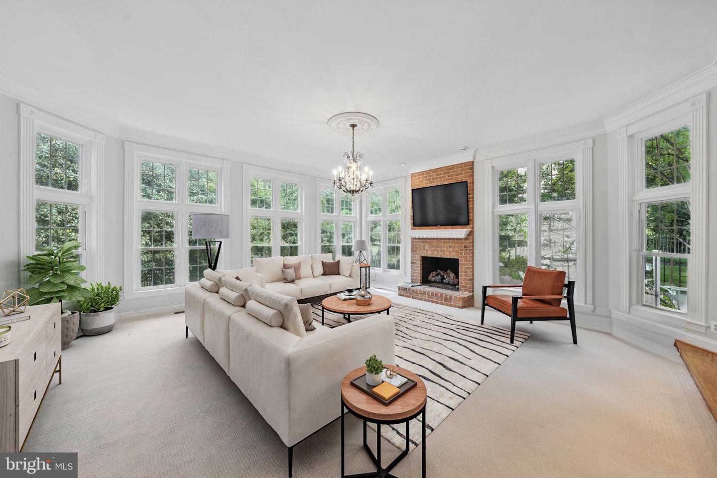 1813 SOLITAIRE LN, MCLEAN, Virginia 22101, 6 Bedrooms Bedrooms, ,4 BathroomsBathrooms,Residential,For sale,1813 SOLITAIRE LN,VAFX2255706 MLS # VAFX2255706