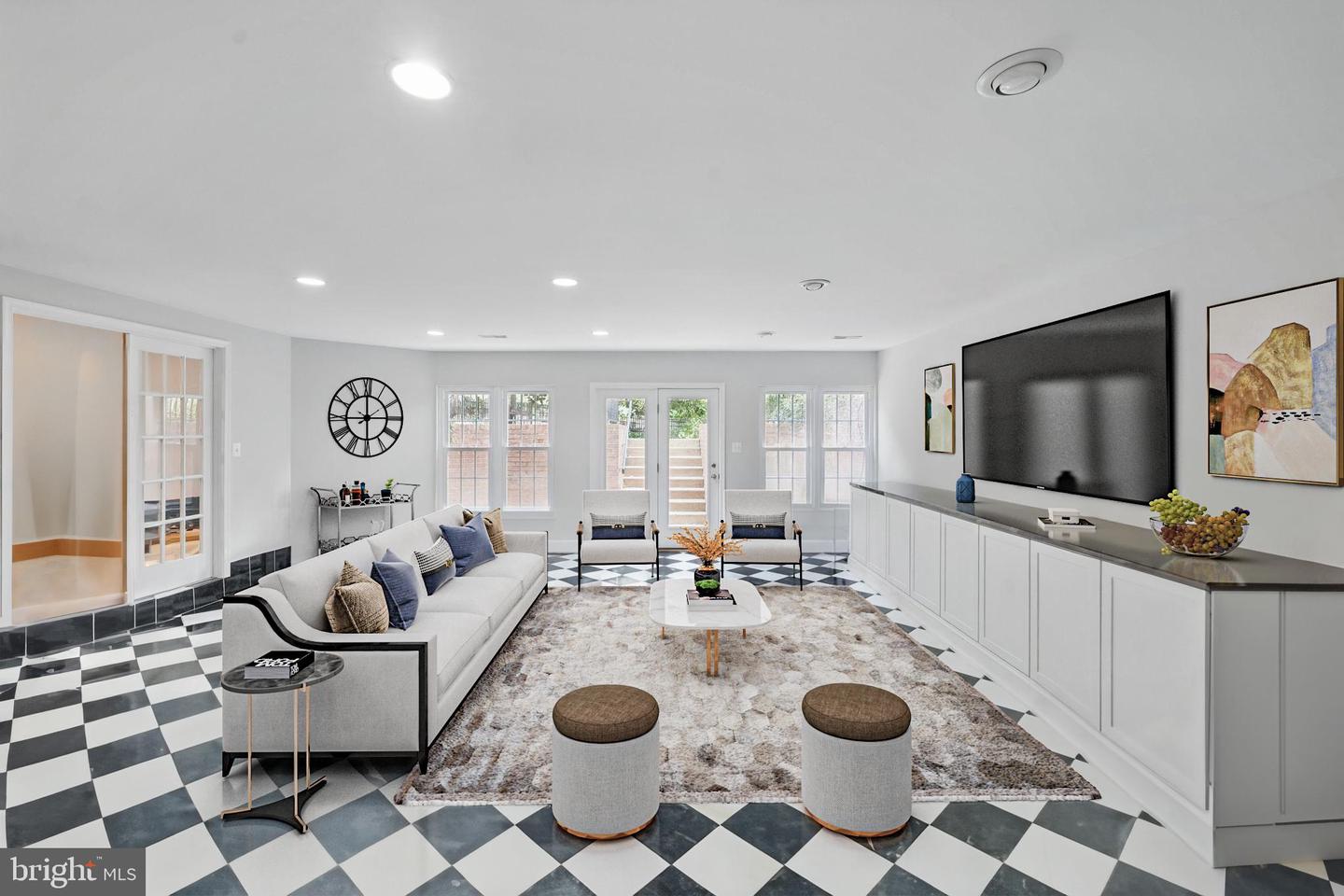 1813 SOLITAIRE LN, MCLEAN, Virginia 22101, 6 Bedrooms Bedrooms, ,4 BathroomsBathrooms,Residential,For sale,1813 SOLITAIRE LN,VAFX2255706 MLS # VAFX2255706