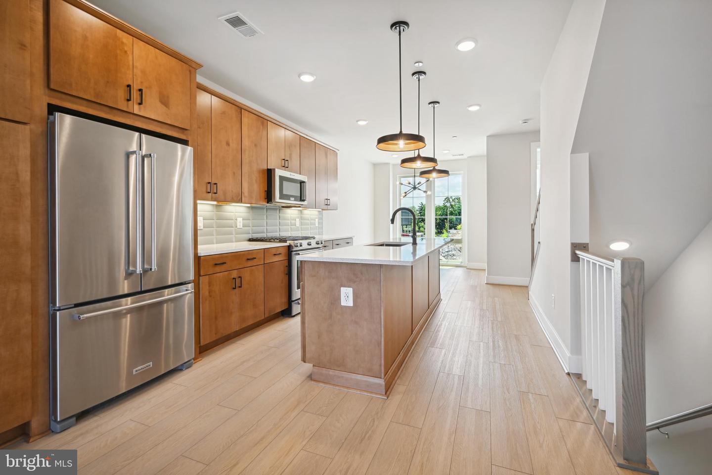 313 CALVERT AVE, ALEXANDRIA, Virginia 22301, 3 Bedrooms Bedrooms, ,3 BathroomsBathrooms,Residential,For sale,313 CALVERT AVE,VAAX2047524 MLS # VAAX2047524