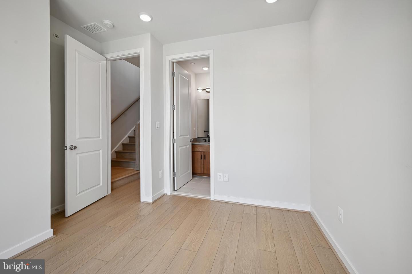 313 CALVERT AVE, ALEXANDRIA, Virginia 22301, 3 Bedrooms Bedrooms, ,3 BathroomsBathrooms,Residential,For sale,313 CALVERT AVE,VAAX2047524 MLS # VAAX2047524