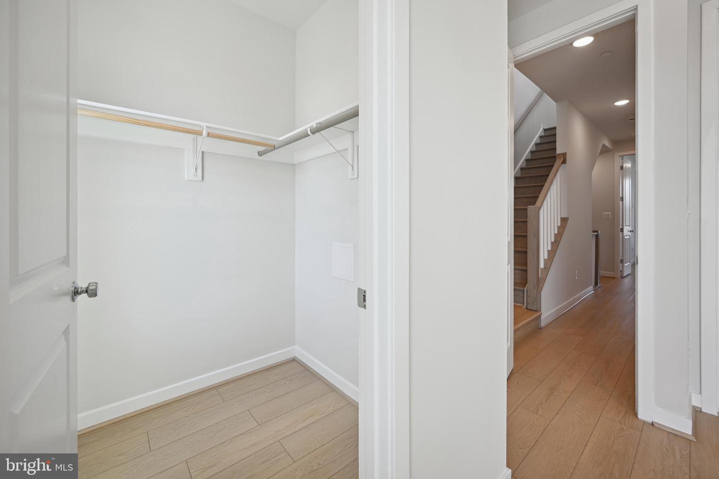 313 CALVERT AVE, ALEXANDRIA, Virginia 22301, 3 Bedrooms Bedrooms, ,3 BathroomsBathrooms,Residential,For sale,313 CALVERT AVE,VAAX2047524 MLS # VAAX2047524