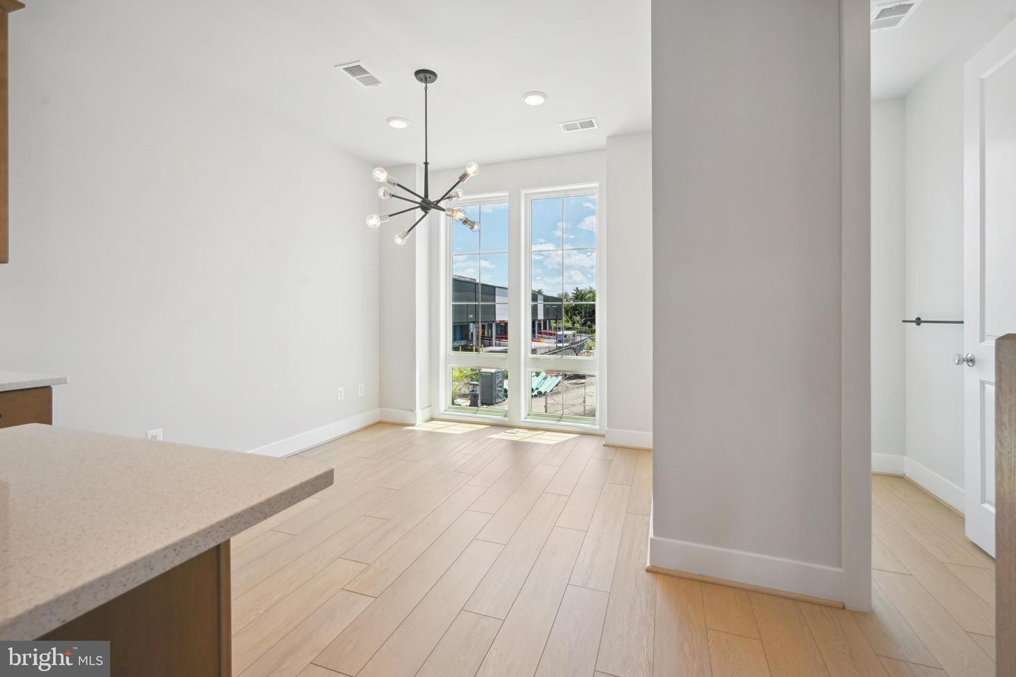 313 CALVERT AVE, ALEXANDRIA, Virginia 22301, 3 Bedrooms Bedrooms, ,3 BathroomsBathrooms,Residential,For sale,313 CALVERT AVE,VAAX2047524 MLS # VAAX2047524