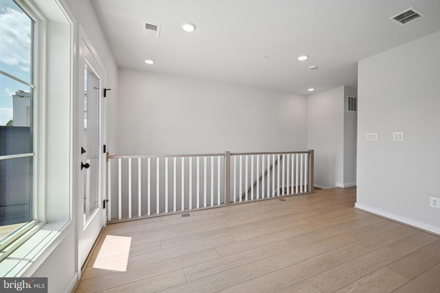 313 CALVERT AVE, ALEXANDRIA, Virginia 22301, 3 Bedrooms Bedrooms, ,3 BathroomsBathrooms,Residential,For sale,313 CALVERT AVE,VAAX2047524 MLS # VAAX2047524