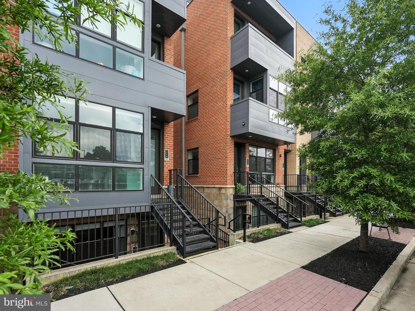 1114 SOUTH HIGHLAND #1, ARLINGTON, Virginia 22204, 2 Bedrooms Bedrooms, ,1 BathroomBathrooms,Residential,For sale,1114 SOUTH HIGHLAND #1,VAAR2060872 MLS # VAAR2060872