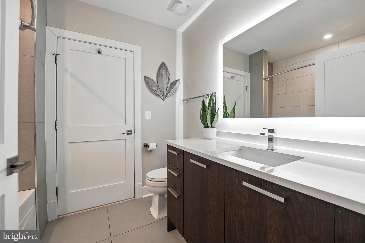 1114 SOUTH HIGHLAND #1, ARLINGTON, Virginia 22204, 2 Bedrooms Bedrooms, ,1 BathroomBathrooms,Residential,For sale,1114 SOUTH HIGHLAND #1,VAAR2060872 MLS # VAAR2060872