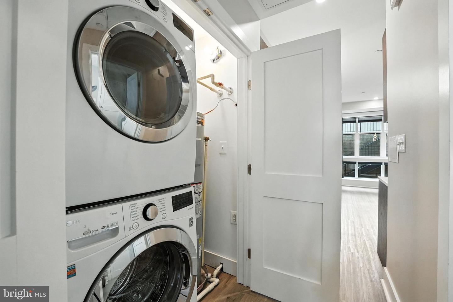 1114 SOUTH HIGHLAND #1, ARLINGTON, Virginia 22204, 2 Bedrooms Bedrooms, ,1 BathroomBathrooms,Residential,For sale,1114 SOUTH HIGHLAND #1,VAAR2060872 MLS # VAAR2060872