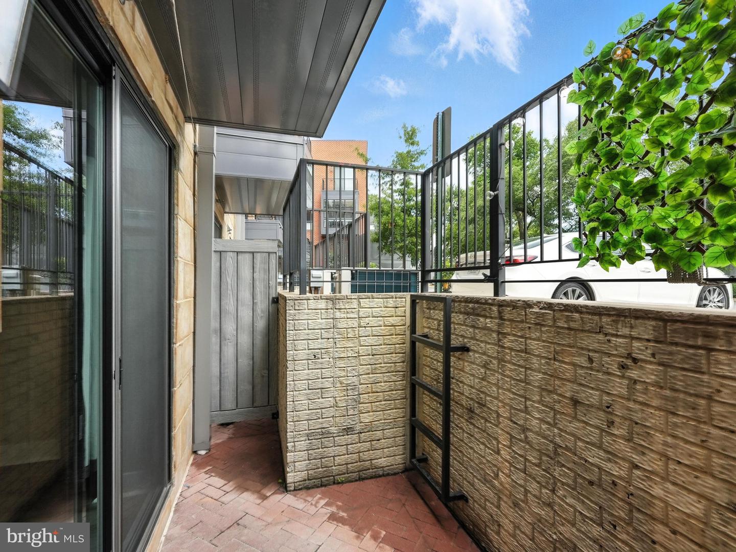 1114 SOUTH HIGHLAND #1, ARLINGTON, Virginia 22204, 2 Bedrooms Bedrooms, ,1 BathroomBathrooms,Residential,For sale,1114 SOUTH HIGHLAND #1,VAAR2060872 MLS # VAAR2060872