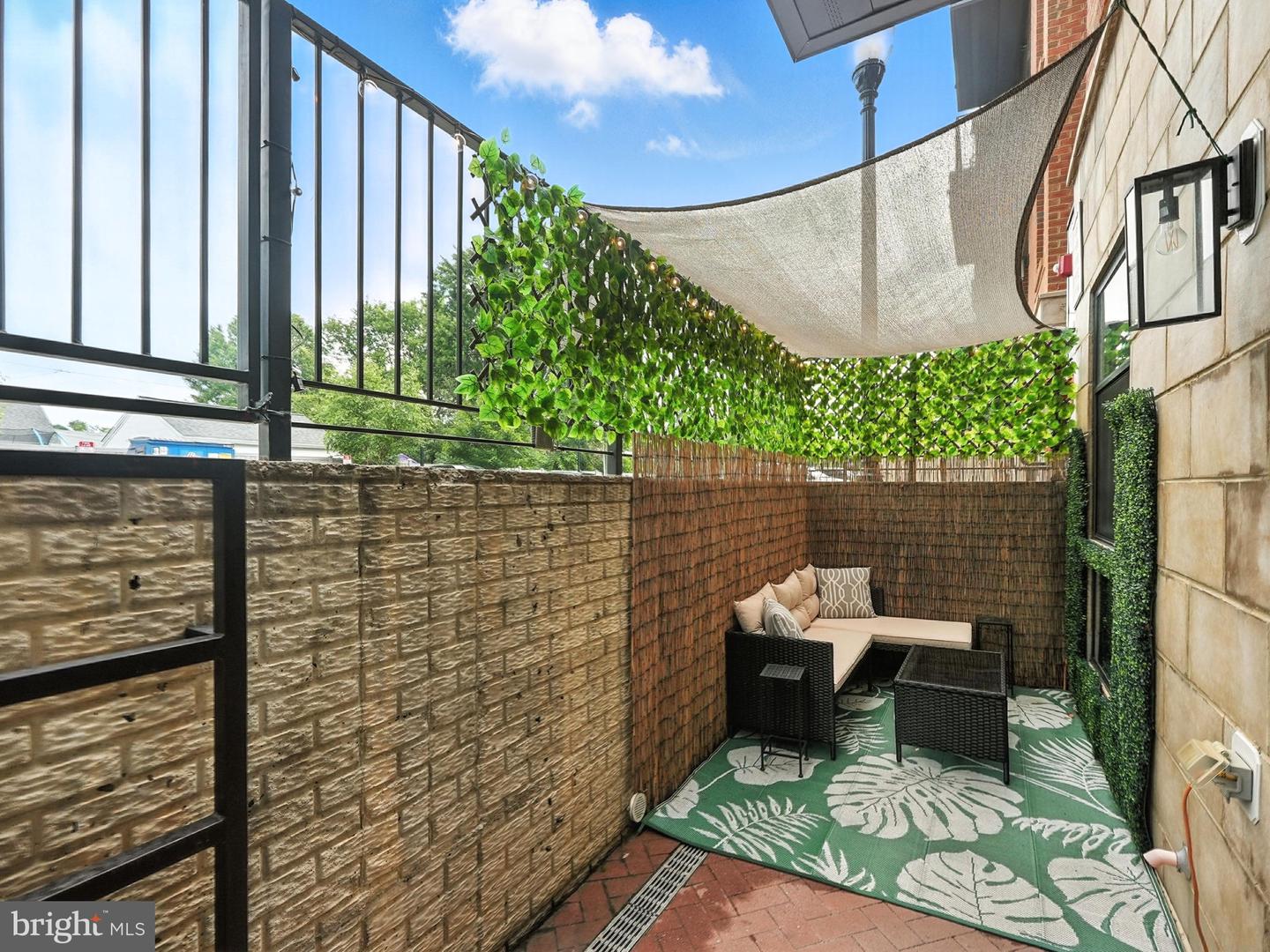 1114 SOUTH HIGHLAND #1, ARLINGTON, Virginia 22204, 2 Bedrooms Bedrooms, ,1 BathroomBathrooms,Residential,For sale,1114 SOUTH HIGHLAND #1,VAAR2060872 MLS # VAAR2060872