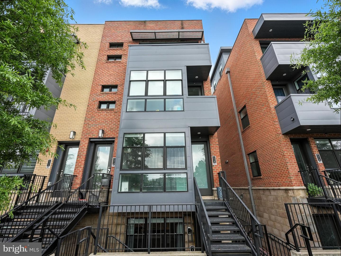 1114 SOUTH HIGHLAND #1, ARLINGTON, Virginia 22204, 2 Bedrooms Bedrooms, ,1 BathroomBathrooms,Residential,For sale,1114 SOUTH HIGHLAND #1,VAAR2060872 MLS # VAAR2060872
