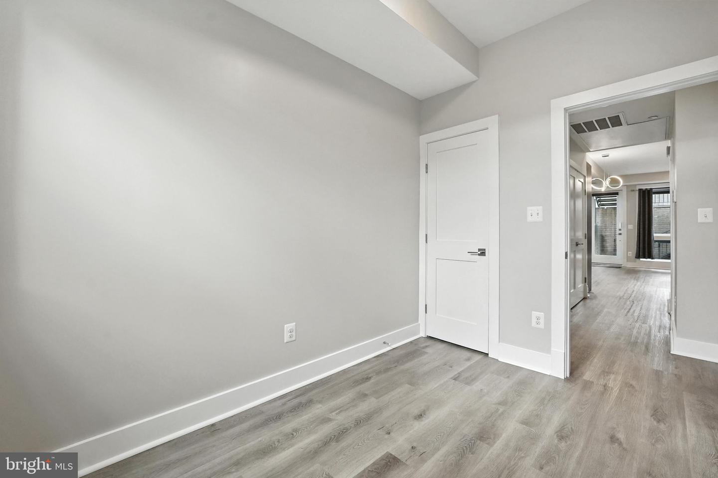 1114 SOUTH HIGHLAND #1, ARLINGTON, Virginia 22204, 2 Bedrooms Bedrooms, ,1 BathroomBathrooms,Residential,For sale,1114 SOUTH HIGHLAND #1,VAAR2060872 MLS # VAAR2060872