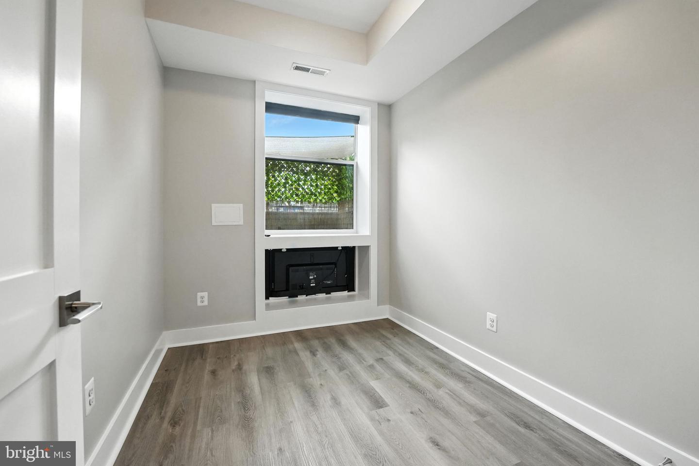 1114 SOUTH HIGHLAND #1, ARLINGTON, Virginia 22204, 2 Bedrooms Bedrooms, ,1 BathroomBathrooms,Residential,For sale,1114 SOUTH HIGHLAND #1,VAAR2060872 MLS # VAAR2060872