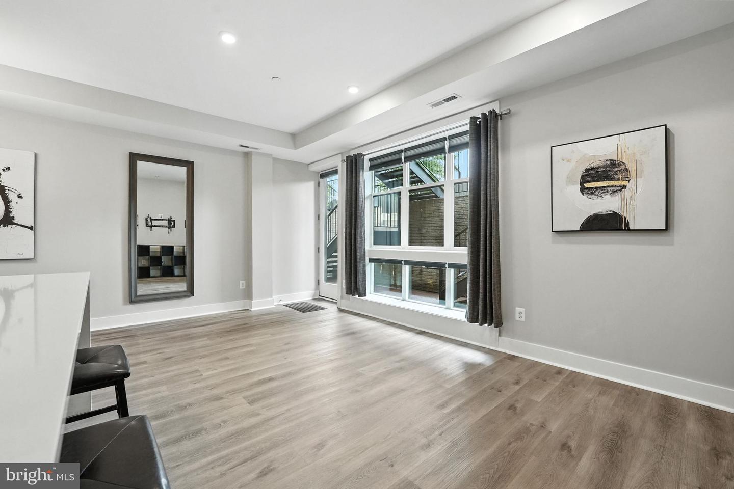 1114 SOUTH HIGHLAND #1, ARLINGTON, Virginia 22204, 2 Bedrooms Bedrooms, ,1 BathroomBathrooms,Residential,For sale,1114 SOUTH HIGHLAND #1,VAAR2060872 MLS # VAAR2060872