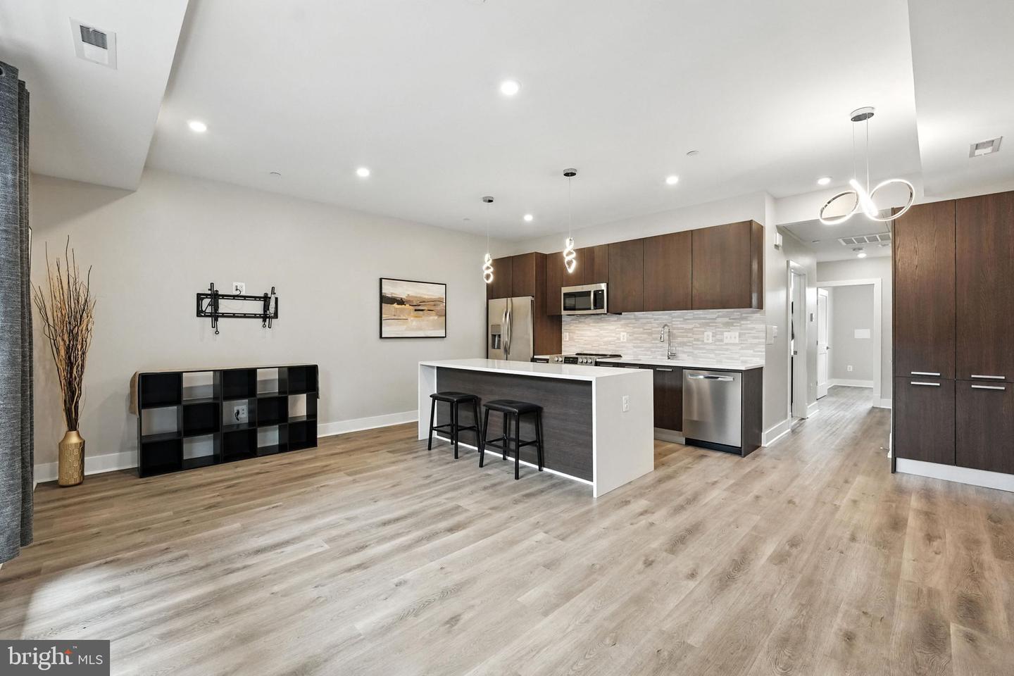 1114 SOUTH HIGHLAND #1, ARLINGTON, Virginia 22204, 2 Bedrooms Bedrooms, ,1 BathroomBathrooms,Residential,For sale,1114 SOUTH HIGHLAND #1,VAAR2060872 MLS # VAAR2060872