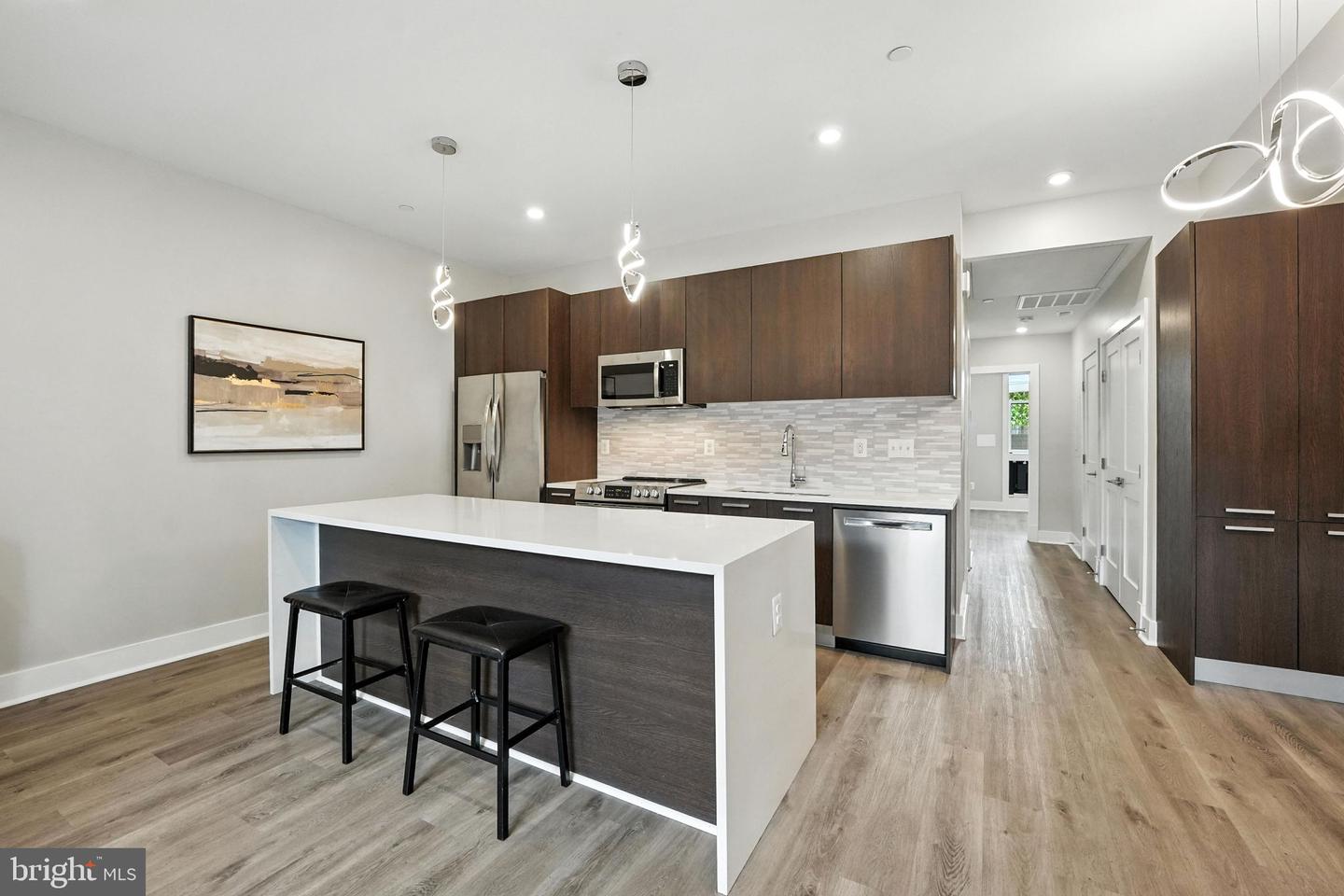 1114 SOUTH HIGHLAND #1, ARLINGTON, Virginia 22204, 2 Bedrooms Bedrooms, ,1 BathroomBathrooms,Residential,For sale,1114 SOUTH HIGHLAND #1,VAAR2060872 MLS # VAAR2060872
