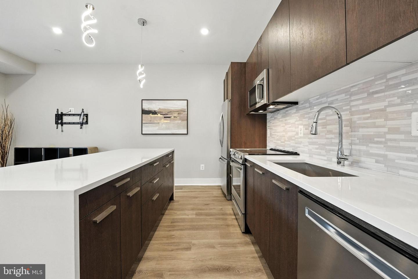 1114 SOUTH HIGHLAND #1, ARLINGTON, Virginia 22204, 2 Bedrooms Bedrooms, ,1 BathroomBathrooms,Residential,For sale,1114 SOUTH HIGHLAND #1,VAAR2060872 MLS # VAAR2060872