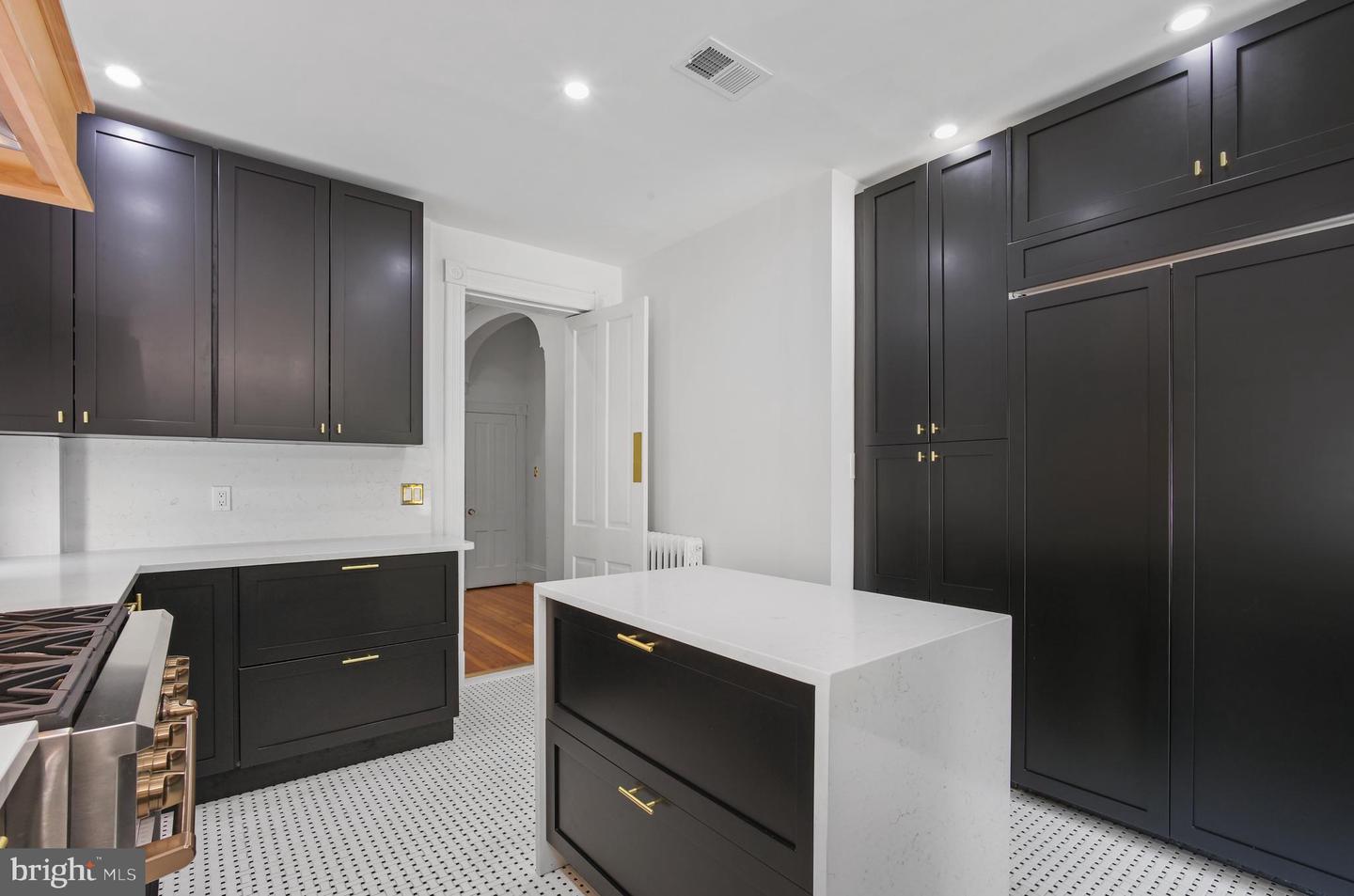 322 E CAPITOL ST NE, WASHINGTON, District Of Columbia 20003, 4 Bedrooms Bedrooms, ,3 BathroomsBathrooms,Residential,For sale,322 E CAPITOL ST NE,DCDC2210592 MLS # DCDC2210592