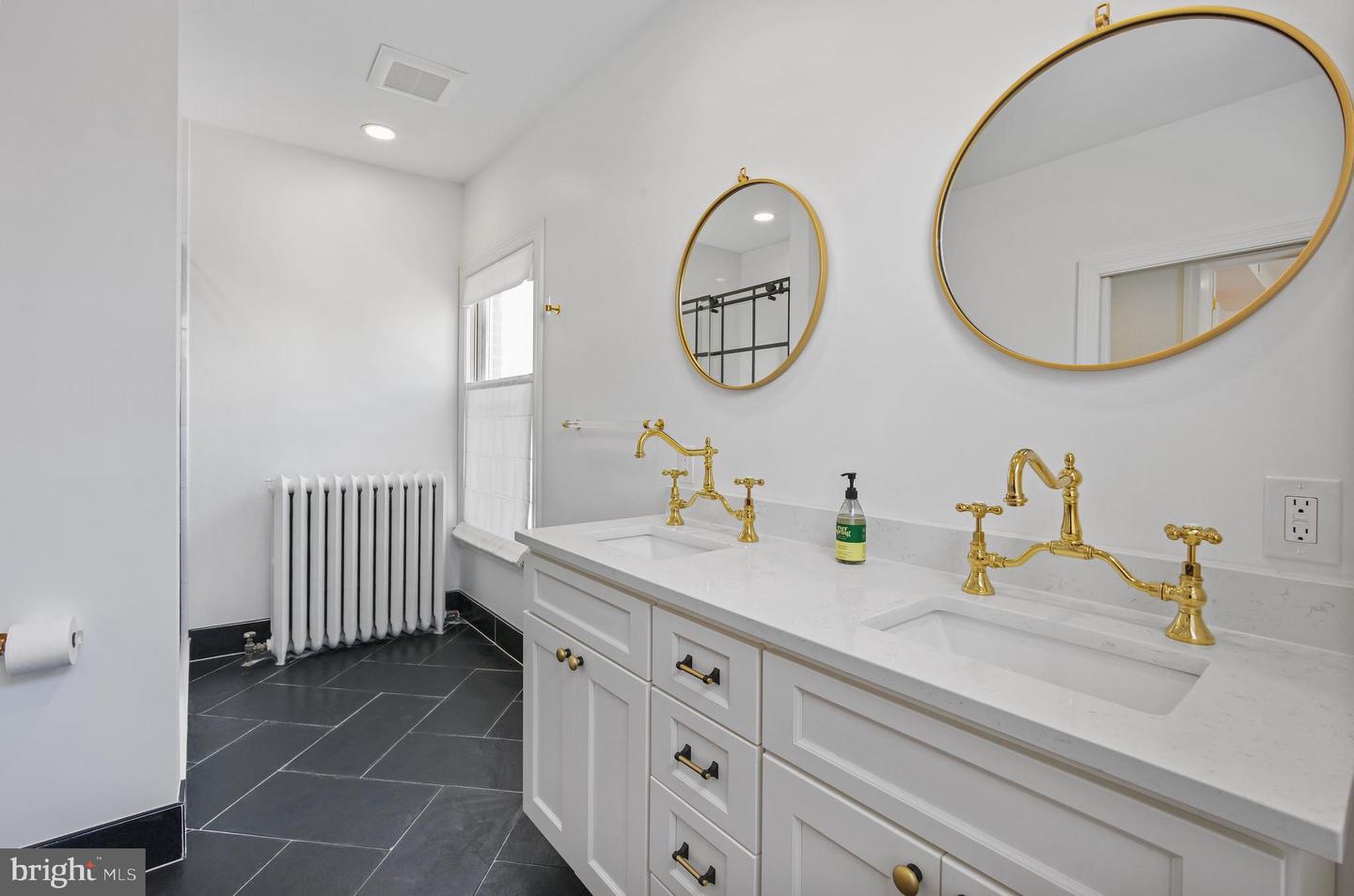 322 E CAPITOL ST NE, WASHINGTON, District Of Columbia 20003, 4 Bedrooms Bedrooms, ,3 BathroomsBathrooms,Residential,For sale,322 E CAPITOL ST NE,DCDC2210592 MLS # DCDC2210592
