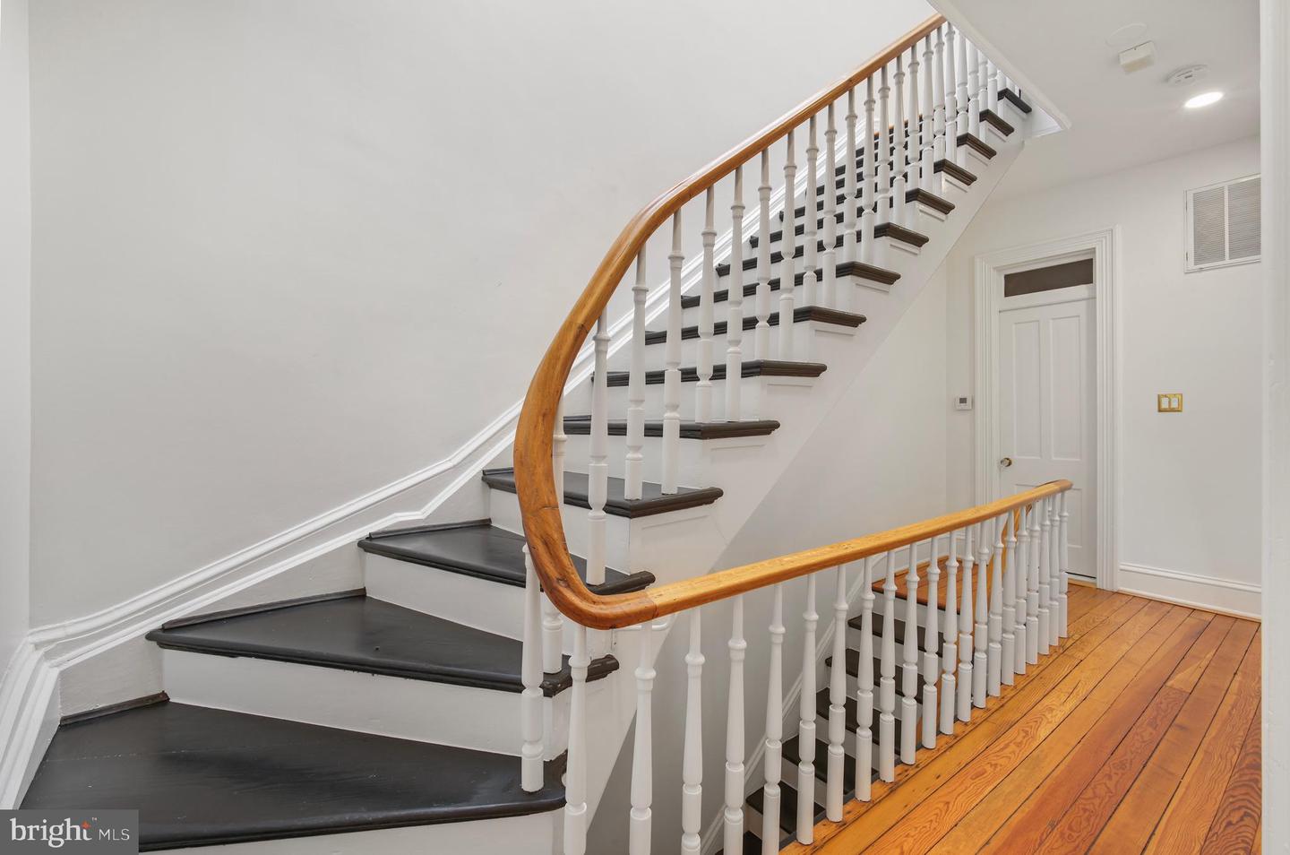 322 E CAPITOL ST NE, WASHINGTON, District Of Columbia 20003, 4 Bedrooms Bedrooms, ,3 BathroomsBathrooms,Residential,For sale,322 E CAPITOL ST NE,DCDC2210592 MLS # DCDC2210592