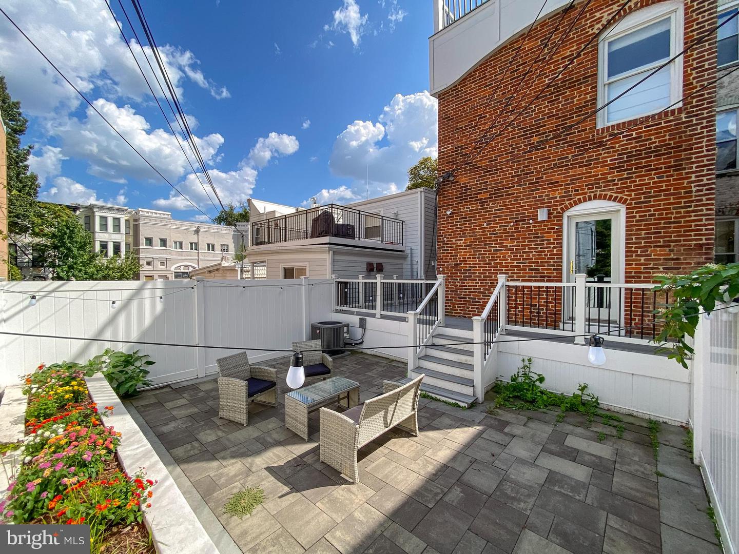 322 E CAPITOL ST NE, WASHINGTON, District Of Columbia 20003, 4 Bedrooms Bedrooms, ,3 BathroomsBathrooms,Residential,For sale,322 E CAPITOL ST NE,DCDC2210592 MLS # DCDC2210592