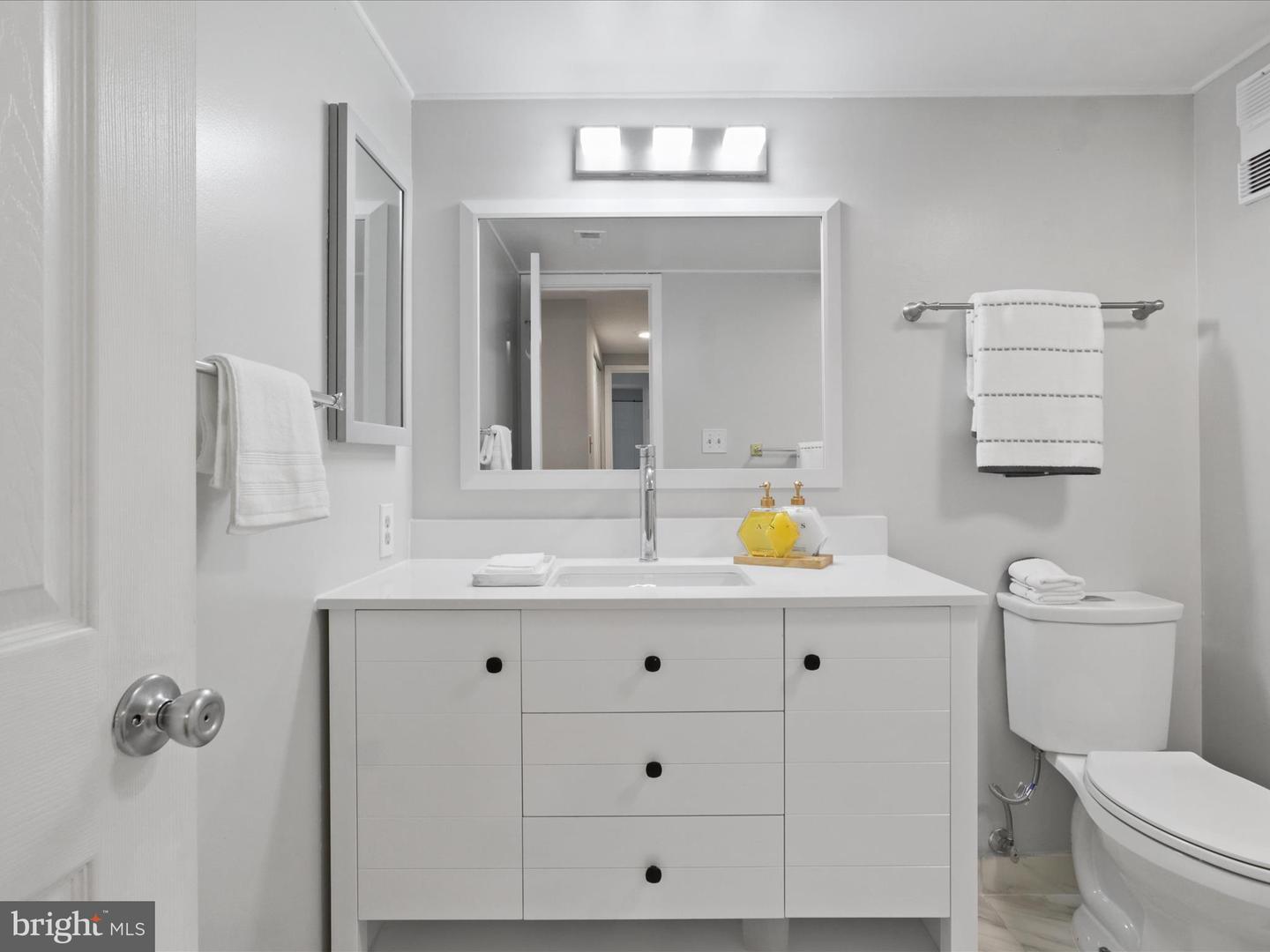 3709 S GEORGE MASON DR #1106 E, FALLS CHURCH, Virginia 22041, 3 Bedrooms Bedrooms, ,2 BathroomsBathrooms,Residential,For sale,3709 S GEORGE MASON DR #1106 E,VAFX2233192 MLS # VAFX2233192