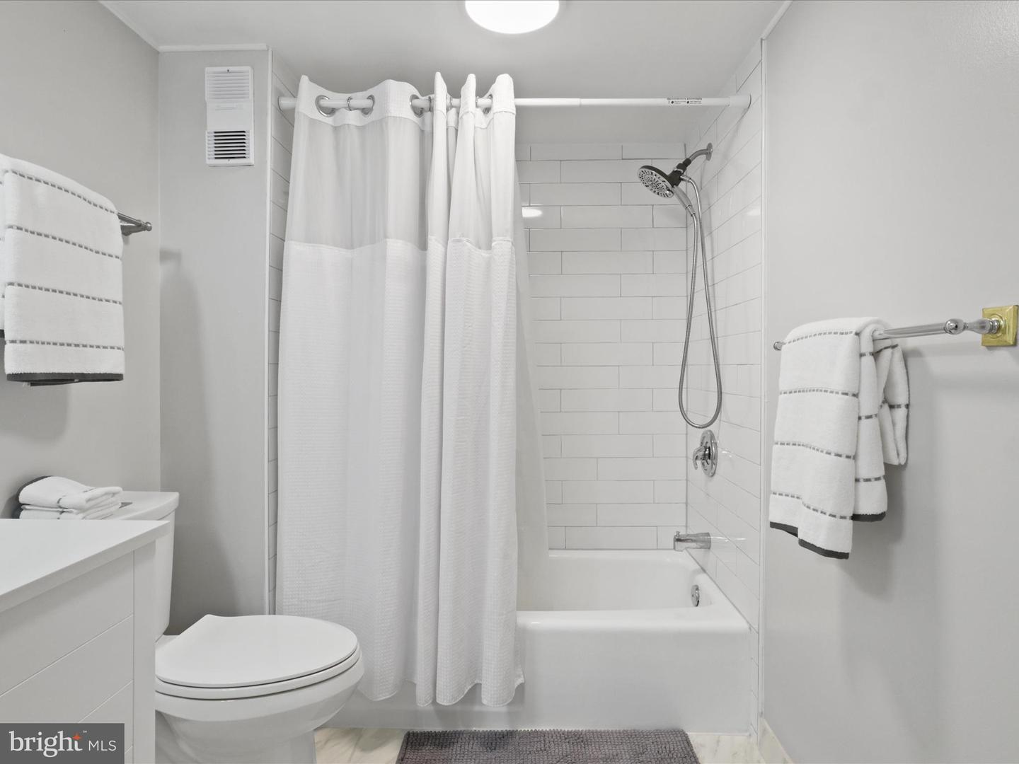 3709 S GEORGE MASON DR #1106 E, FALLS CHURCH, Virginia 22041, 3 Bedrooms Bedrooms, ,2 BathroomsBathrooms,Residential,For sale,3709 S GEORGE MASON DR #1106 E,VAFX2233192 MLS # VAFX2233192