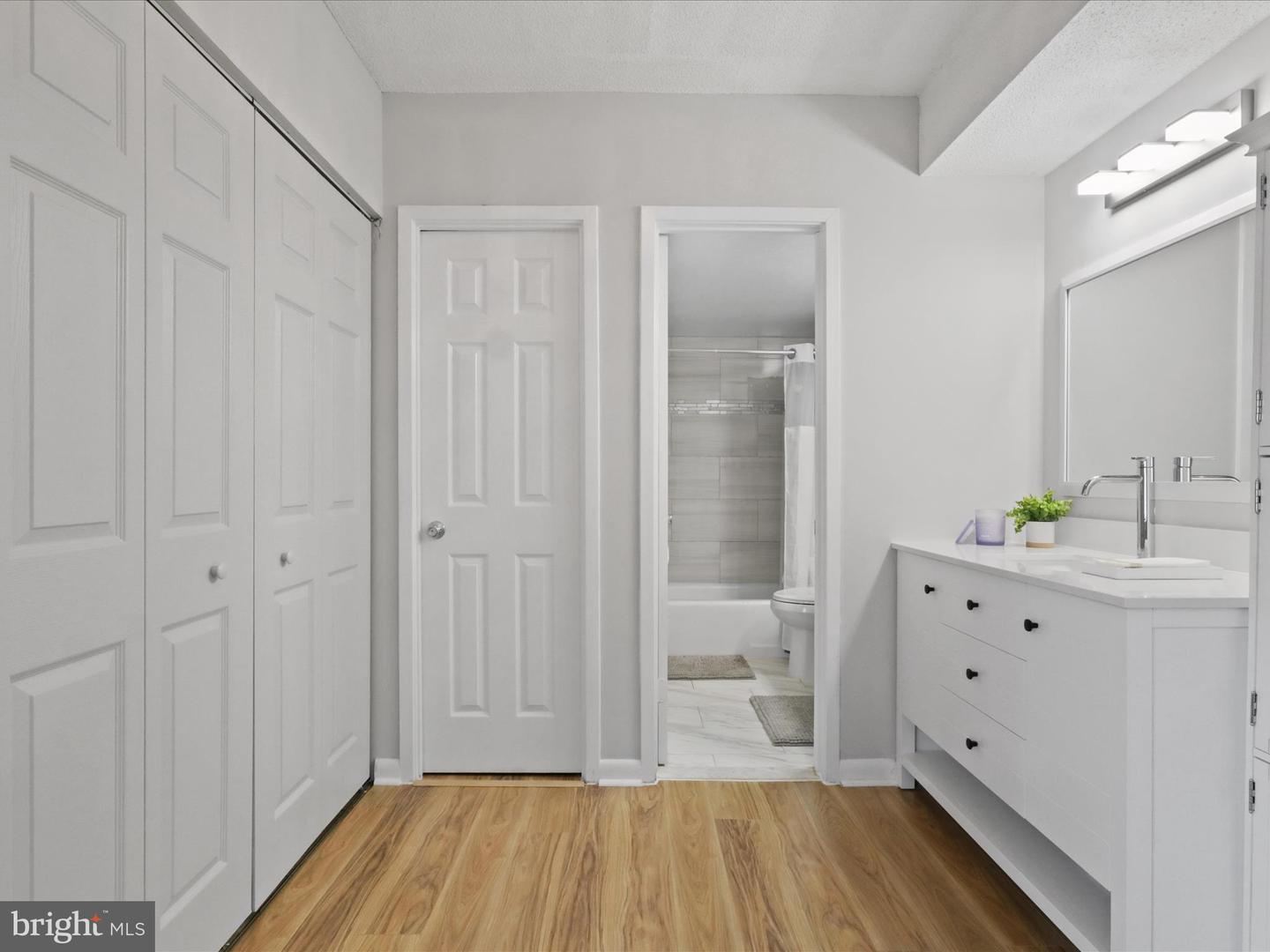 3709 S GEORGE MASON DR #1106 E, FALLS CHURCH, Virginia 22041, 3 Bedrooms Bedrooms, ,2 BathroomsBathrooms,Residential,For sale,3709 S GEORGE MASON DR #1106 E,VAFX2233192 MLS # VAFX2233192