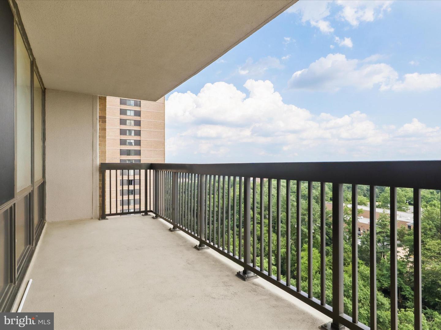 3709 S GEORGE MASON DR #1106 E, FALLS CHURCH, Virginia 22041, 3 Bedrooms Bedrooms, ,2 BathroomsBathrooms,Residential,For sale,3709 S GEORGE MASON DR #1106 E,VAFX2233192 MLS # VAFX2233192