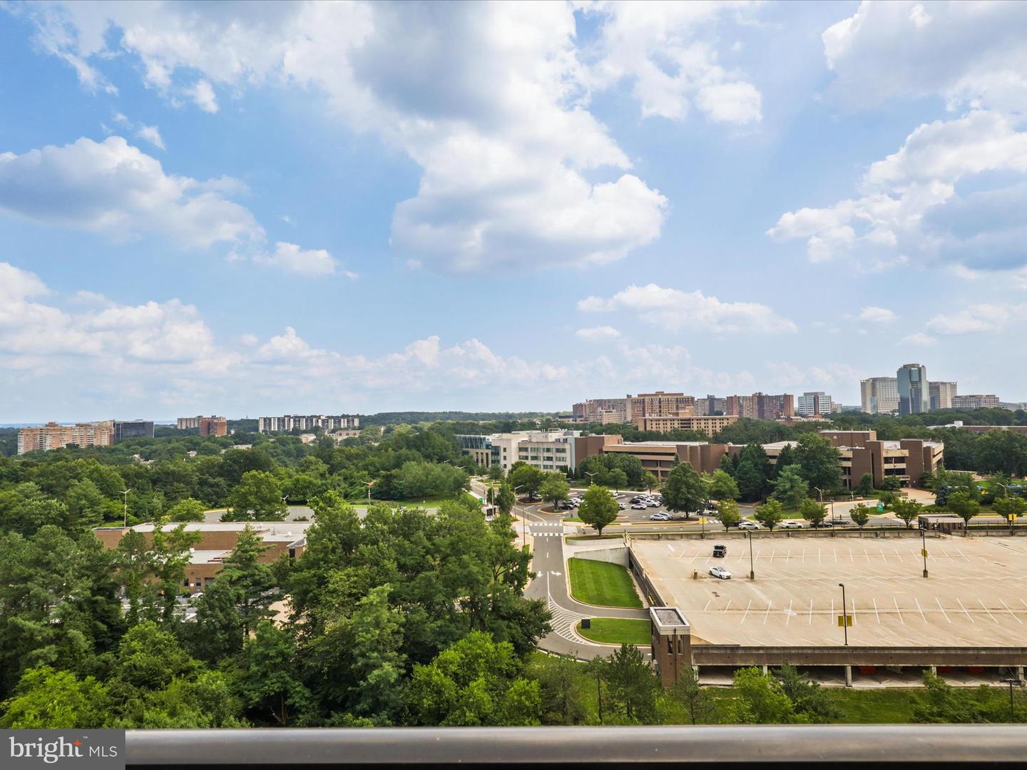 3709 S GEORGE MASON DR #1106 E, FALLS CHURCH, Virginia 22041, 3 Bedrooms Bedrooms, ,2 BathroomsBathrooms,Residential,For sale,3709 S GEORGE MASON DR #1106 E,VAFX2233192 MLS # VAFX2233192