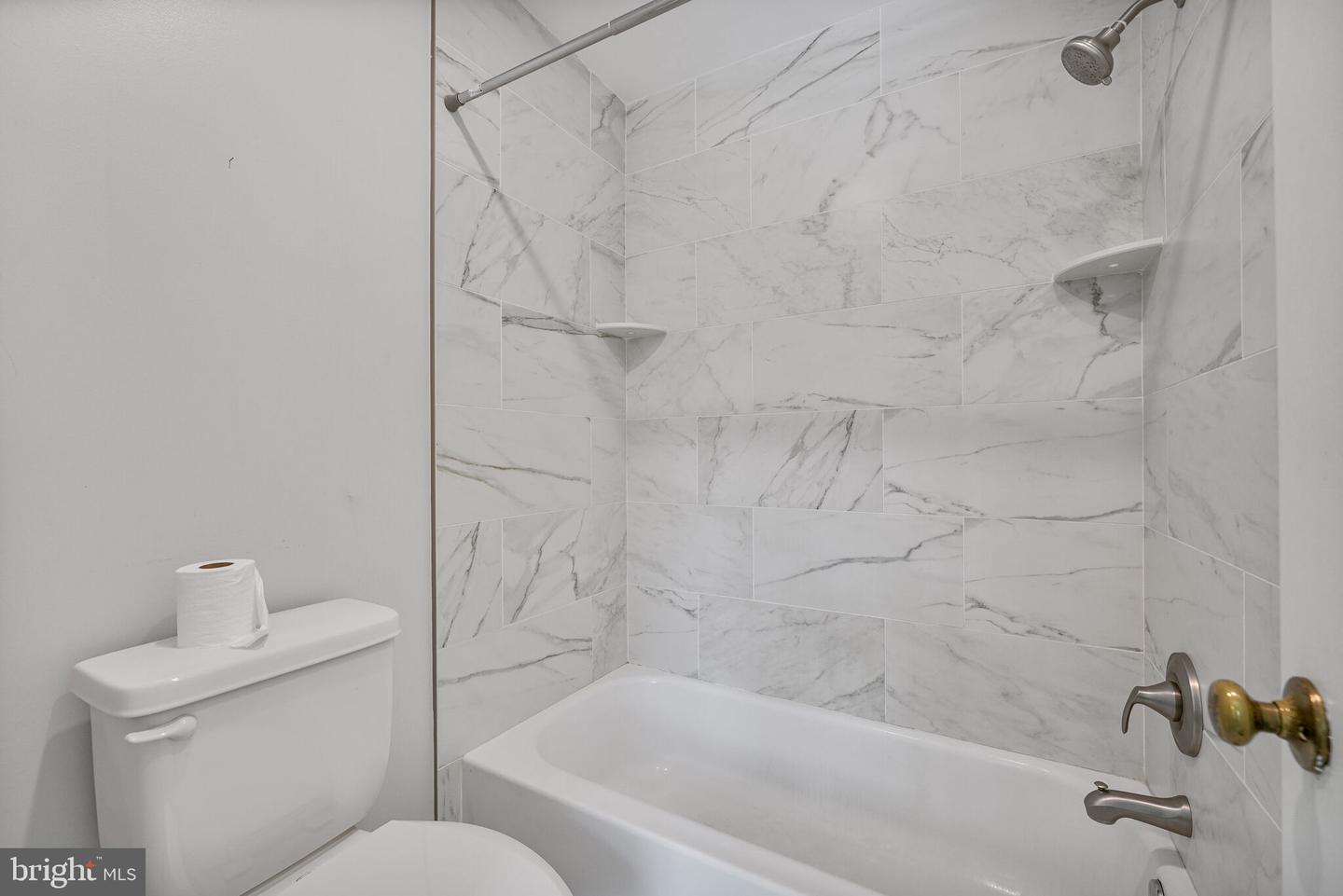 7409 ADAMS PARK CT, ANNANDALE, Virginia 22003, 4 Bedrooms Bedrooms, ,3 BathroomsBathrooms,Residential,For sale,7409 ADAMS PARK CT,VAFX2247202 MLS # VAFX2247202