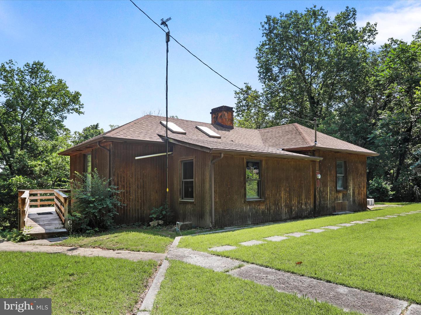 84 FUNK RD, STRASBURG, Virginia 22657, 1 Bedroom Bedrooms, ,1 BathroomBathrooms,Residential,For sale,84 FUNK RD,VASH2011842 MLS # VASH2011842