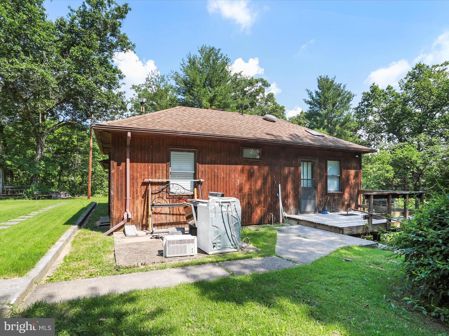 84 FUNK RD, STRASBURG, Virginia 22657, 1 Bedroom Bedrooms, ,1 BathroomBathrooms,Residential,For sale,84 FUNK RD,VASH2011842 MLS # VASH2011842