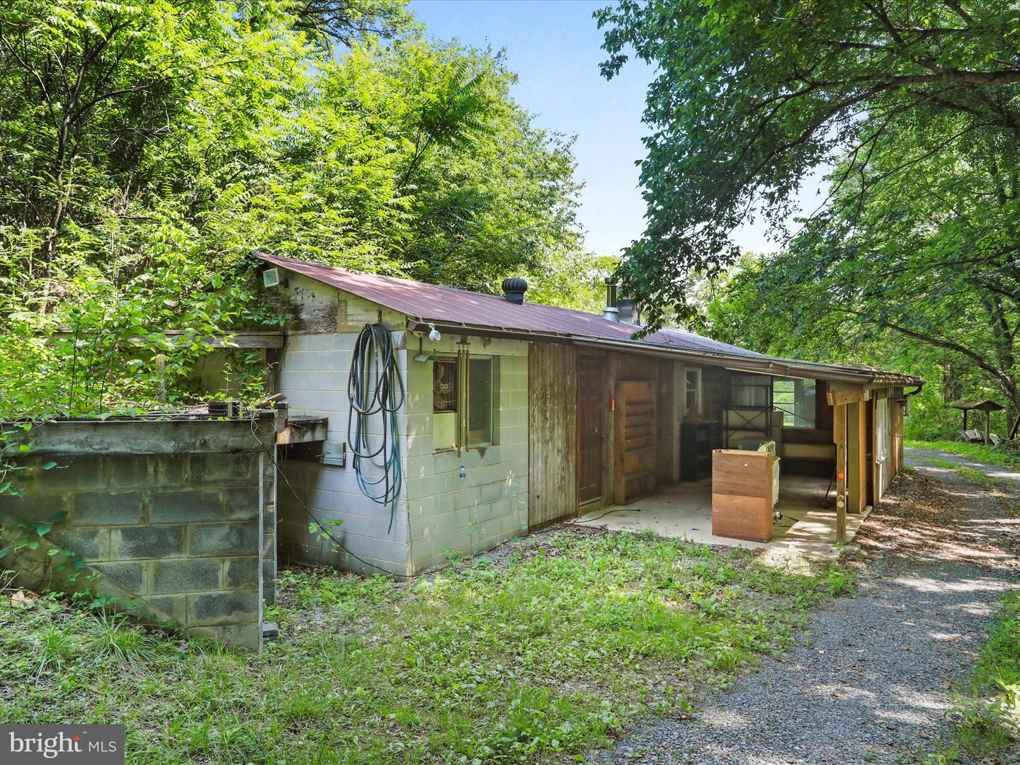 84 FUNK RD, STRASBURG, Virginia 22657, 1 Bedroom Bedrooms, ,1 BathroomBathrooms,Residential,For sale,84 FUNK RD,VASH2011842 MLS # VASH2011842