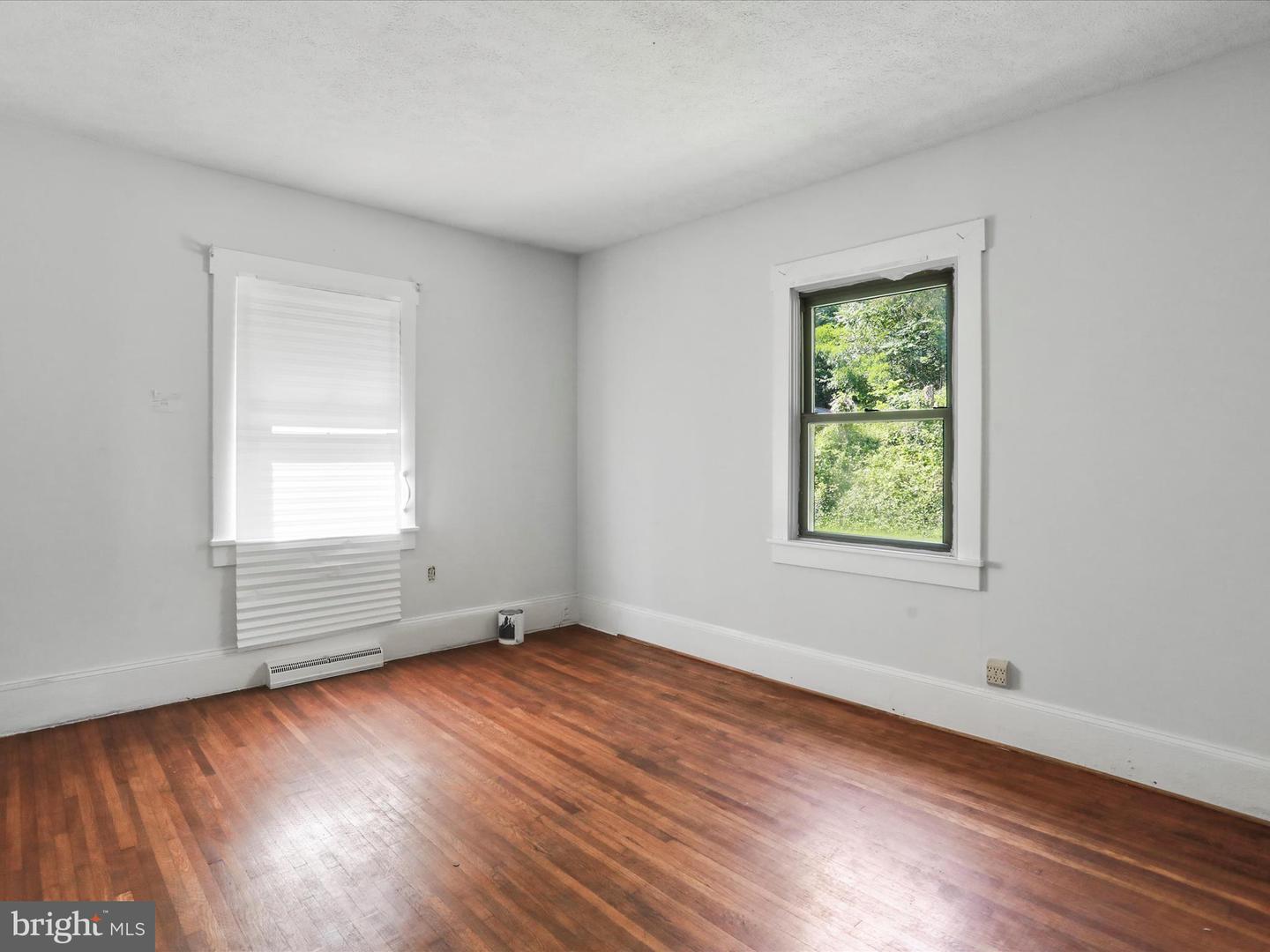 84 FUNK RD, STRASBURG, Virginia 22657, 1 Bedroom Bedrooms, ,1 BathroomBathrooms,Residential,For sale,84 FUNK RD,VASH2011842 MLS # VASH2011842