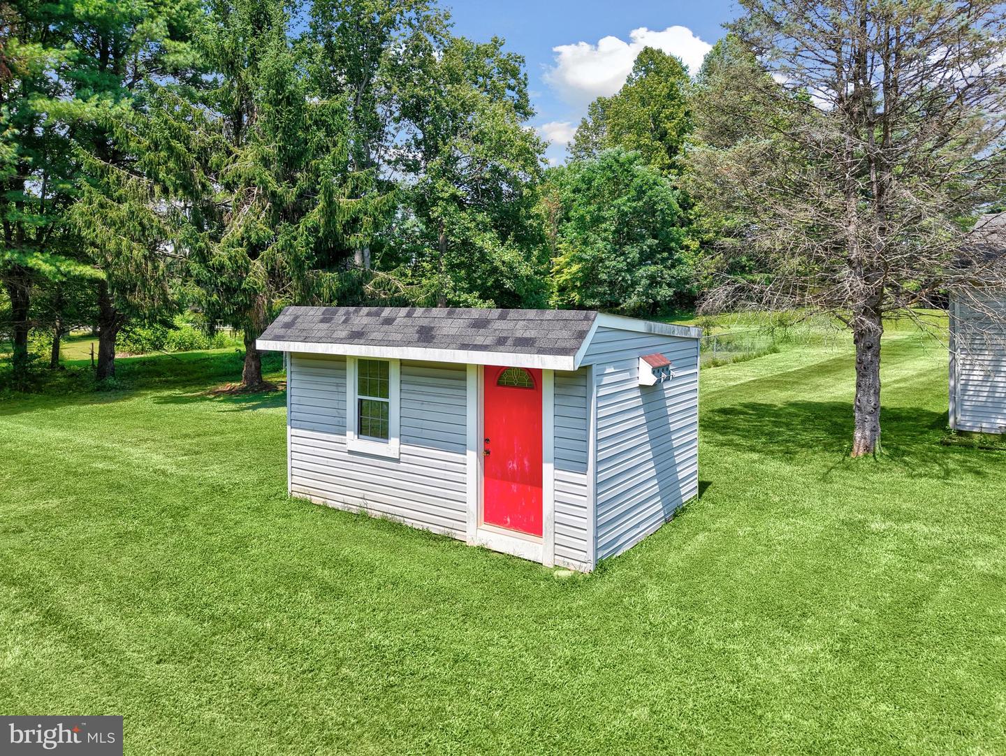 9235 LEES RIDGE RD, WARRENTON, Virginia 20186, 4 Bedrooms Bedrooms, ,2 BathroomsBathrooms,Residential,For sale,9235 LEES RIDGE RD,VAFQ2017294 MLS # VAFQ2017294