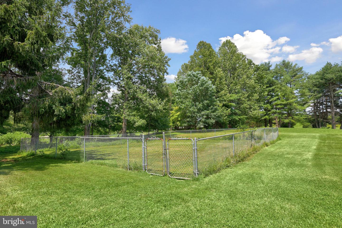 9235 LEES RIDGE RD, WARRENTON, Virginia 20186, 4 Bedrooms Bedrooms, ,2 BathroomsBathrooms,Residential,For sale,9235 LEES RIDGE RD,VAFQ2017294 MLS # VAFQ2017294