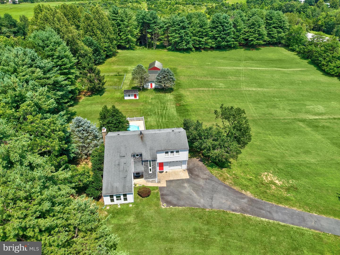9235 LEES RIDGE RD, WARRENTON, Virginia 20186, 4 Bedrooms Bedrooms, ,2 BathroomsBathrooms,Residential,For sale,9235 LEES RIDGE RD,VAFQ2017294 MLS # VAFQ2017294