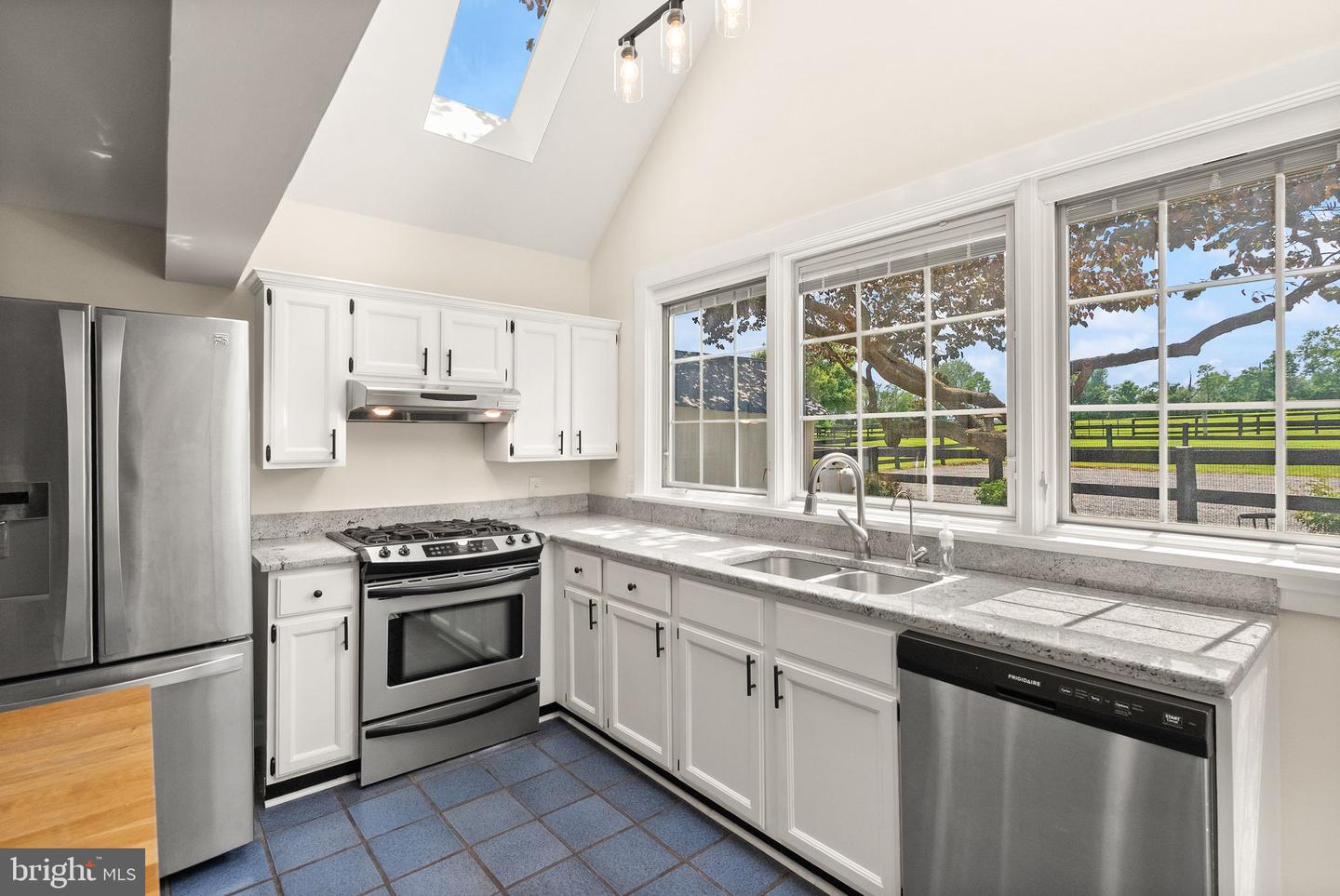 20596 AIRMONT RD, BLUEMONT, Virginia 20135, 3 Bedrooms Bedrooms, ,2 BathroomsBathrooms,Residential,For sale,20596 AIRMONT RD,VALO2100986 MLS # VALO2100986