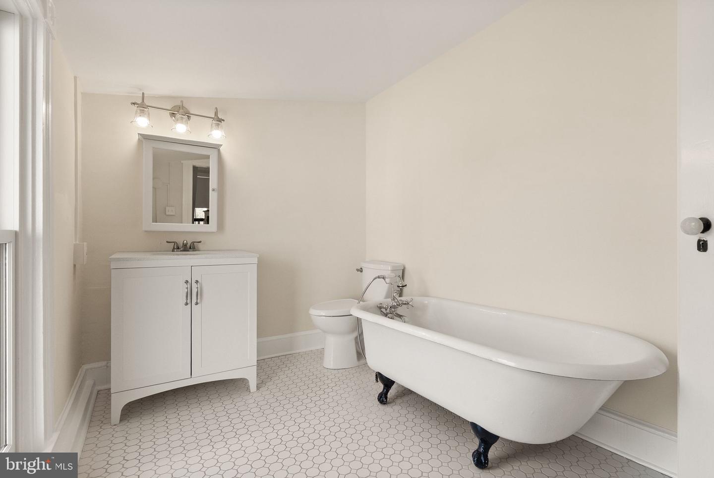 20596 AIRMONT RD, BLUEMONT, Virginia 20135, 3 Bedrooms Bedrooms, ,2 BathroomsBathrooms,Residential,For sale,20596 AIRMONT RD,VALO2100986 MLS # VALO2100986