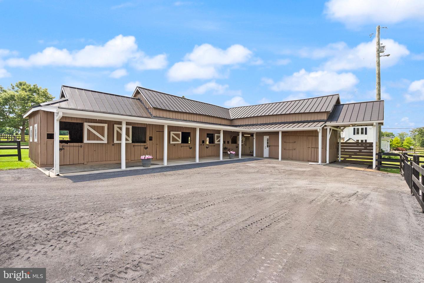 20596 AIRMONT RD, BLUEMONT, Virginia 20135, 3 Bedrooms Bedrooms, ,2 BathroomsBathrooms,Residential,For sale,20596 AIRMONT RD,VALO2100986 MLS # VALO2100986