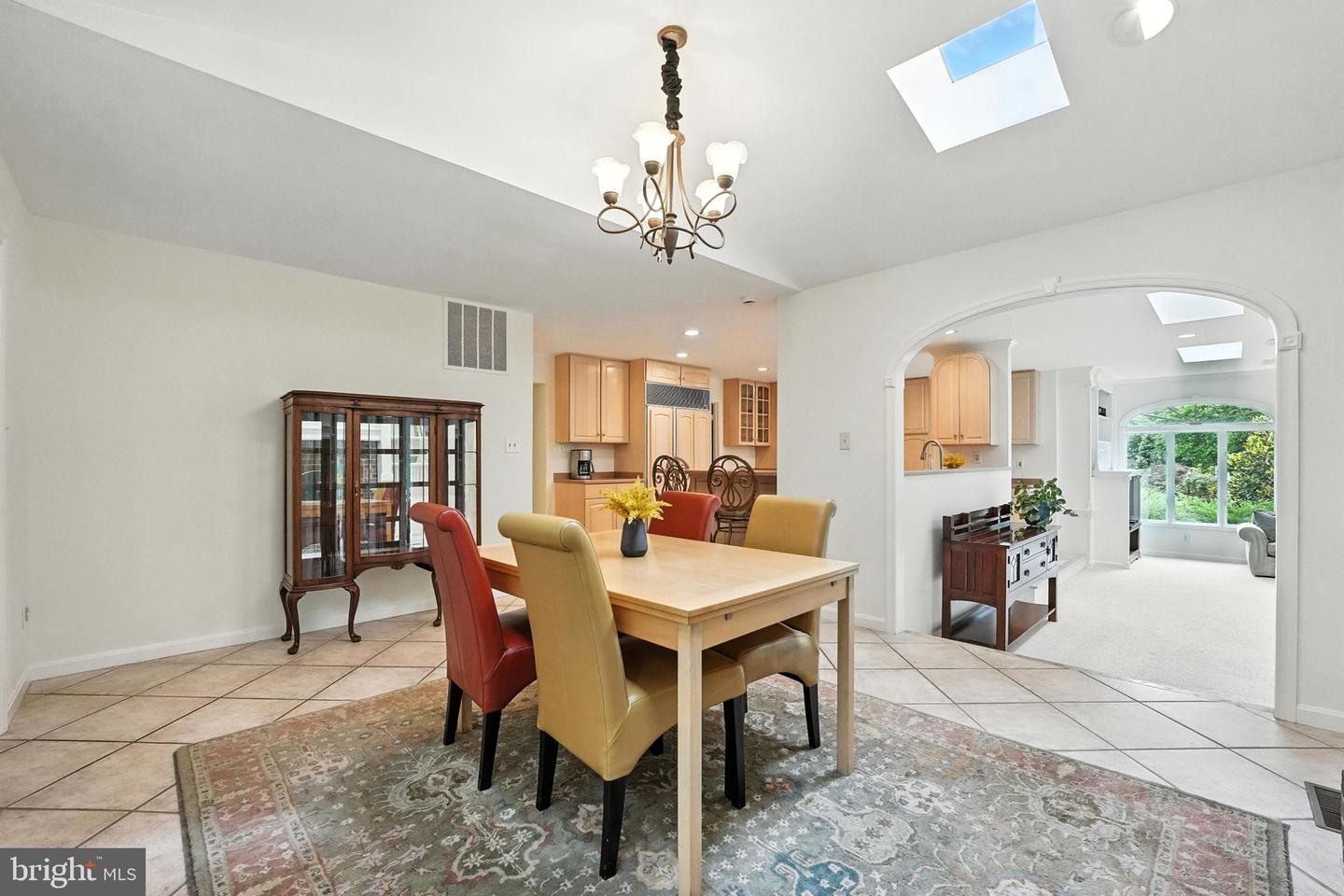 11923 LATIGO LN, OAKTON, Virginia 22124, 4 Bedrooms Bedrooms, ,3 BathroomsBathrooms,Residential,For sale,11923 LATIGO LN,VAFX2252972 MLS # VAFX2252972