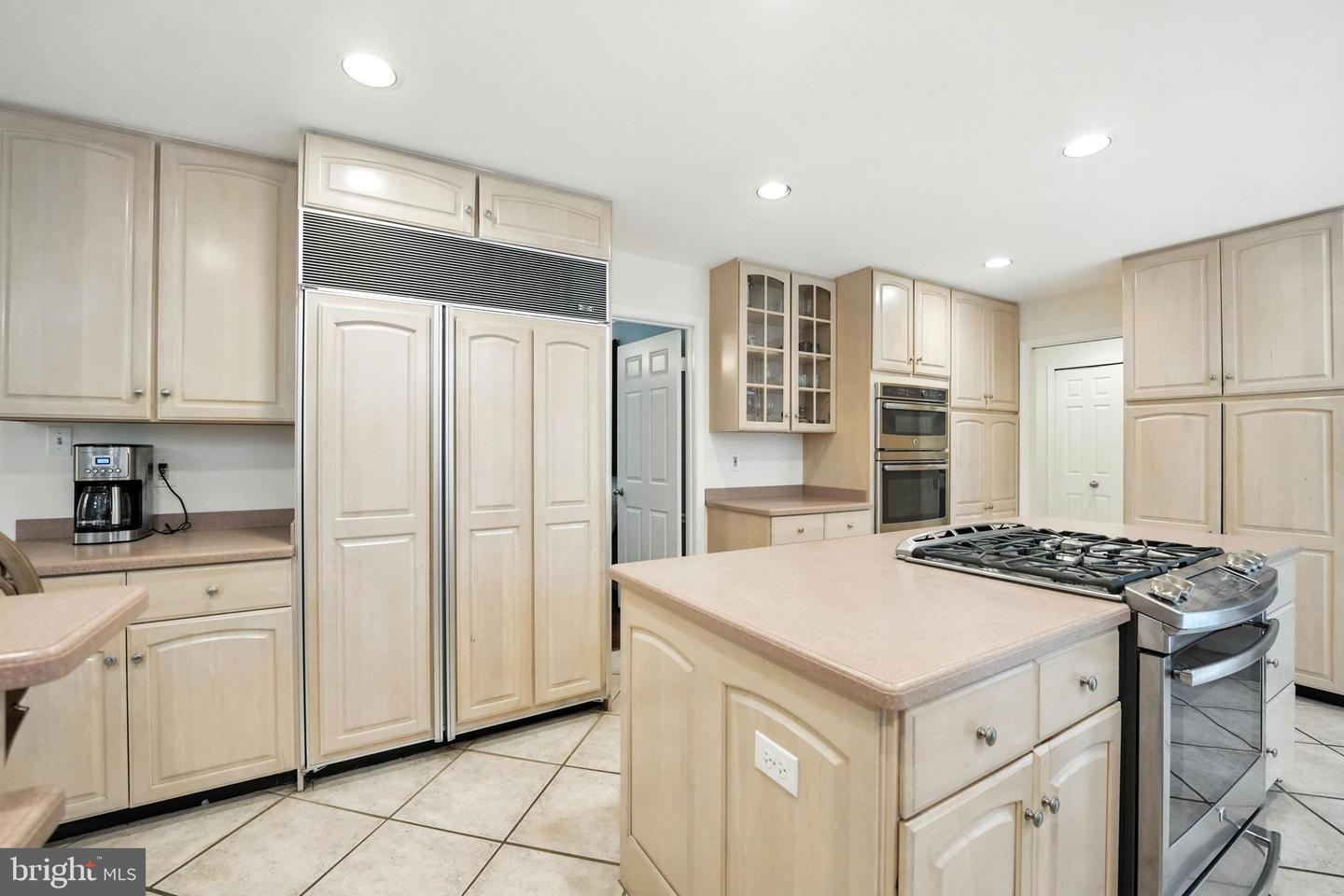 11923 LATIGO LN, OAKTON, Virginia 22124, 4 Bedrooms Bedrooms, ,3 BathroomsBathrooms,Residential,For sale,11923 LATIGO LN,VAFX2252972 MLS # VAFX2252972
