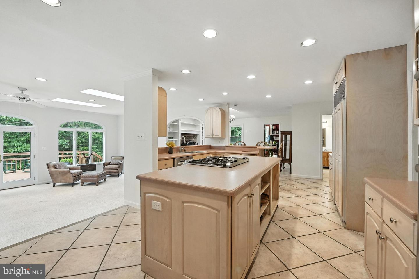 11923 LATIGO LN, OAKTON, Virginia 22124, 4 Bedrooms Bedrooms, ,3 BathroomsBathrooms,Residential,For sale,11923 LATIGO LN,VAFX2252972 MLS # VAFX2252972